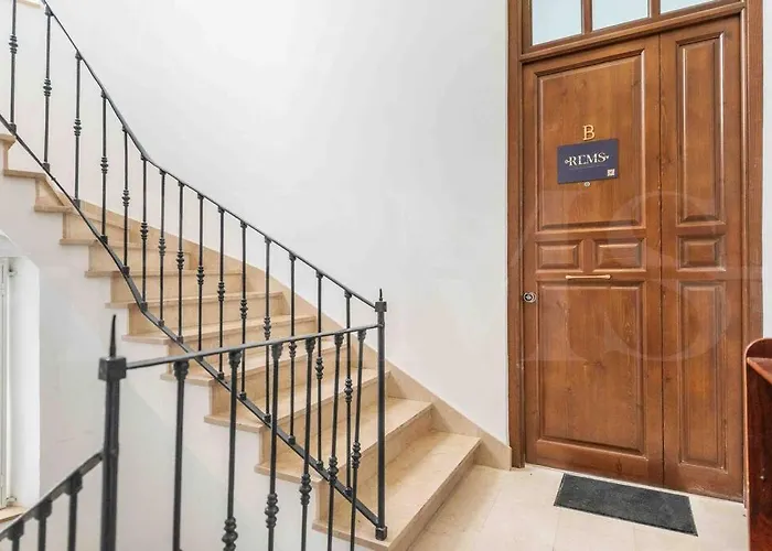 Classic Apartment Near Plaza De La Merced By Rems